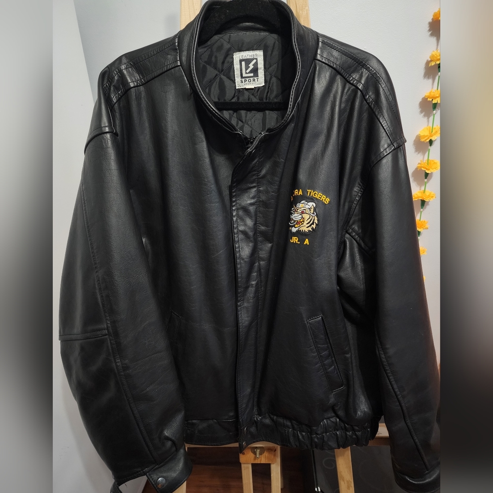 Vintage Sports Leather Jacket (Large)